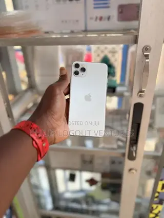 Apple iPhone 11 Pro Max 64 GB White