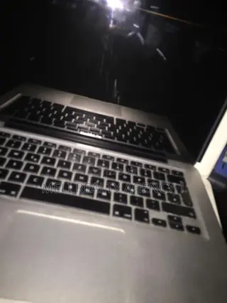 Laptop 4GB Apple M2 SSHD+SSD 140GB