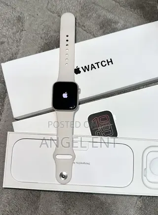 Apple Series 5 Smart Watch In Box (Location: Adum Kumasi)