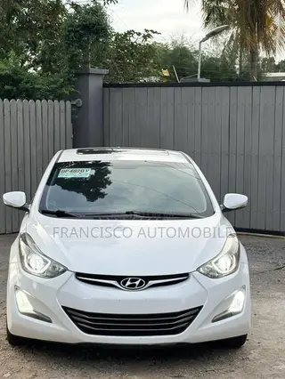 Hyundai Elantra Limited Sedan FWD (1.8L 4cyl 6A) 2016 White