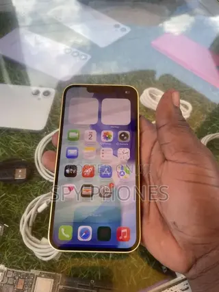 Apple iPhone 14 128 GB Yellow