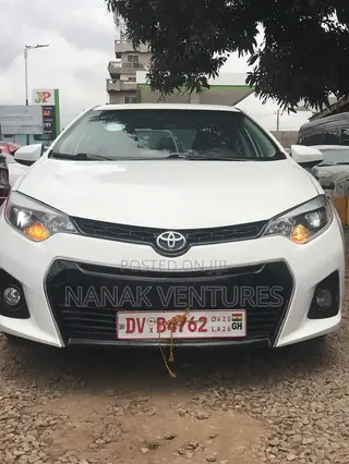 Toyota Corolla LE Eco 4dr Sedan (1.8L 4cyl CVT) 2016 White