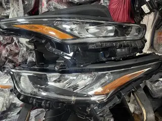 Toyota Highlander 2022 Headlight Pair