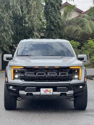New Ford F-150 Raptor 4WD SuperCrew 5.5' Box 2025 Gray
