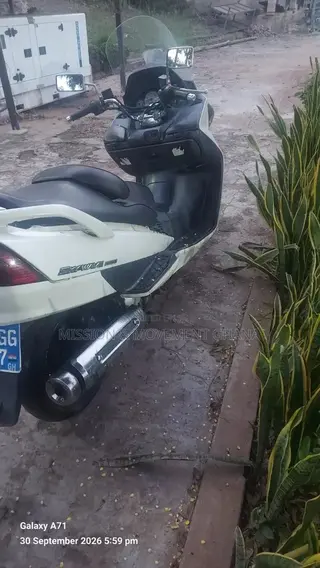 Suzuki Burgman 2024 White