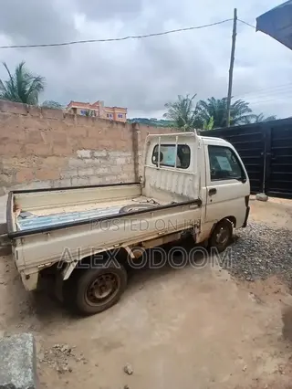 Daihatsu Hijet Kei Truck 2005 White