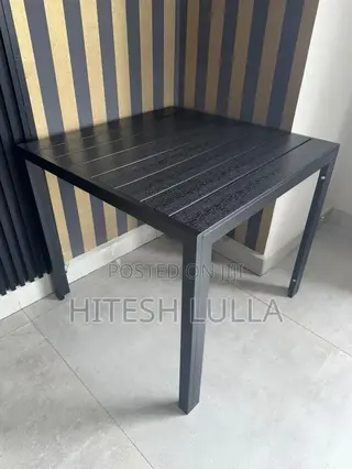 Table With 4 Chairs
