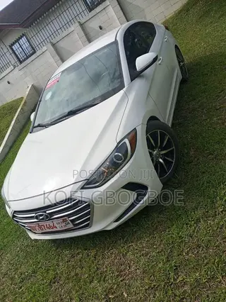 Hyundai Elantra 2017 White