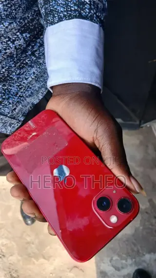 Apple iPhone 13 128 GB Red