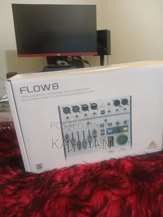 Behringer Flow 8