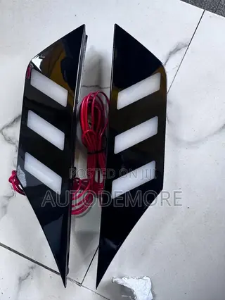 Honda Civic 2016-21 Fender Light Leg Type