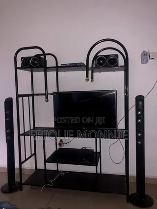Nice Beautiful Iron TV Stand for Sell