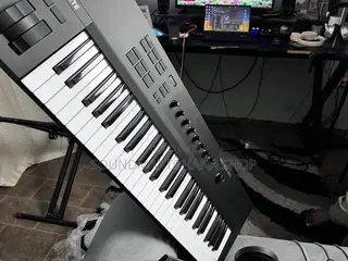 Native Komplete 49keys Midi Keyboard