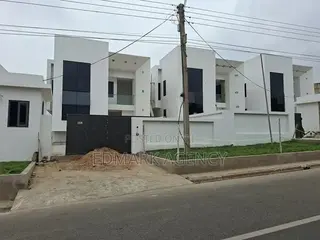 4bdrm House in Abenlenkpe, Lincoln School Area for sale