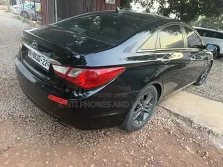 Hyundai Sonata Limited 2.0T Sedan (2.0L 4cyl 6A) 2013 Black