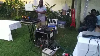 Spinning, Dj Services, Conference Pa