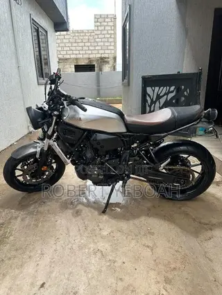 Yamaha XSR700 2018 Silver