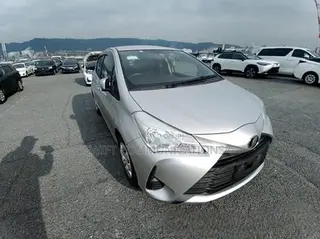 Toyota Vitz 1.3 FWD 5dr 2018 Silver