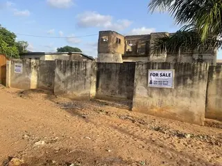 8bdrm Duplex in Omanjor, Sowutwuom for sale
