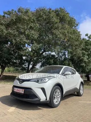 Toyota C-HR 2022 White