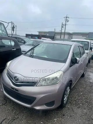 Toyota Vitz 2012 Gray