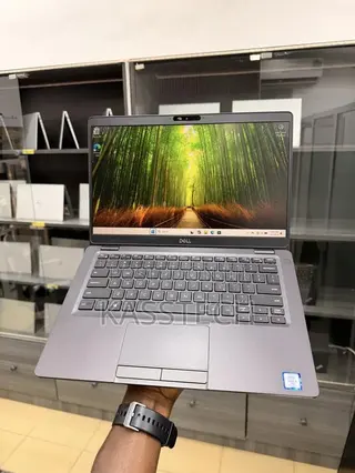 Laptop Dell Latitude 5300 8GB Intel Core i7 SSD 256GB