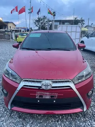 Toyota Yaris L Hatchback 5dr 2017 Red