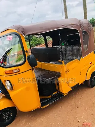 New Bajaj RE 2026 Yellow