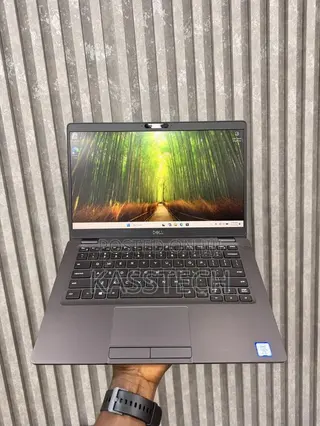Laptop Dell Latitude 5300 8GB Intel Core i7 SSD 256GB