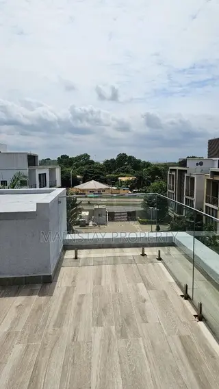 4bdrm Townhouse / Terrace in Cantonments for rent
