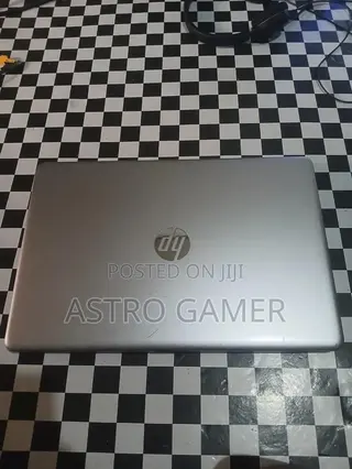 Laptop HP 250 G6 8GB Intel Core i5 HDD+SSD 500GB