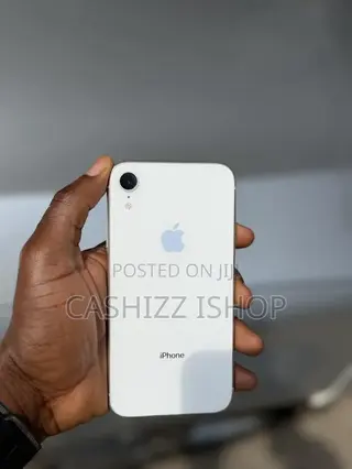 Apple iPhone XR 64 GB White