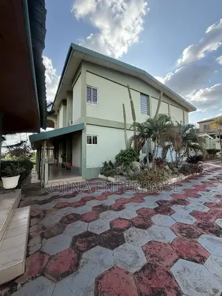 Furnished 8bdrm House in Tuc Residential, Kumasi Metropolitan for rent