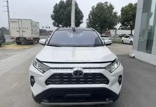 Toyota RAV4 2021 White