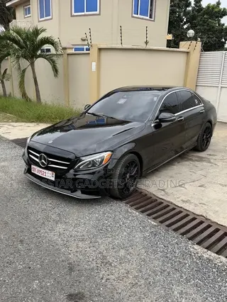 Mercedes-Benz C300 Luxury Sedan RWD (2.0L 4cyl 7A) 2016 Black