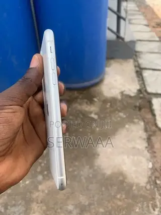 Apple iPhone 11 64 GB White