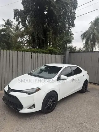 Toyota Corolla LE 4dr Sedan (1.8L 4cyl CVT) 2017 White