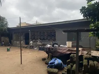 7bdrm House in Kumasi Metropolitan for sale