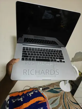 Laptop Apple MacBook Pro 2015 16GB Intel Core i7 SSD 512GB