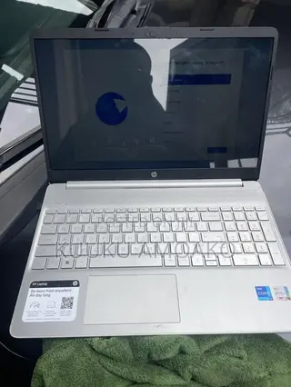 Laptop HP 15-dy2075tg 8GB Intel Core i7 SSD 256GB