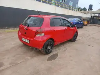 Toyota Vitz 2010 Red