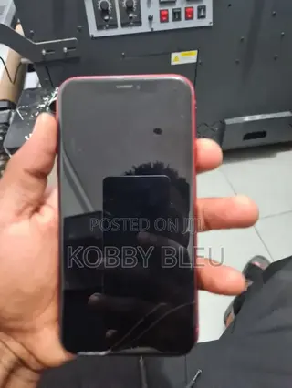Apple iPhone XR 64 GB Red
