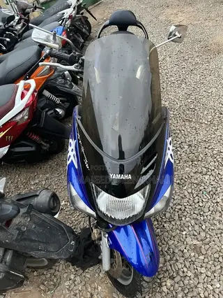Yamaha Majesty 2015 White