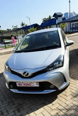 Toyota Vitz 2015 Gold