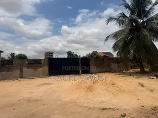 6bdrm House in Akweley for sale