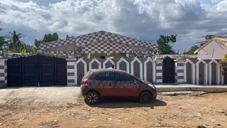 6bdrm House in Top Base for sale
