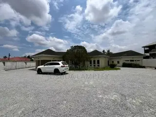 8bdrm House in Ghana Link Estate for rent