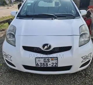 Toyota Vitz 2010 White