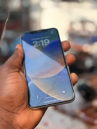 Apple iPhone X 64 GB White