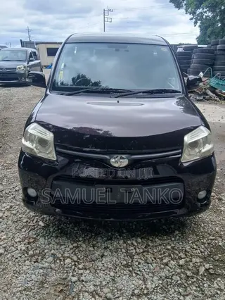 Toyota Sienta 2020 Gray